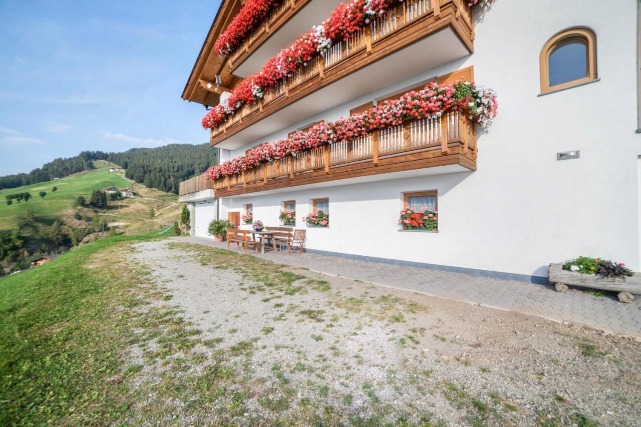 Tonigbauernhof Blumenwiese Schenna Exterior foto